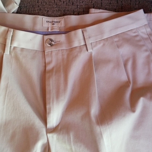 Other - Men's Dockers slacks